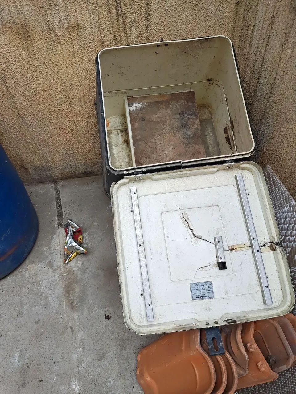 Baú de entrega para moto 