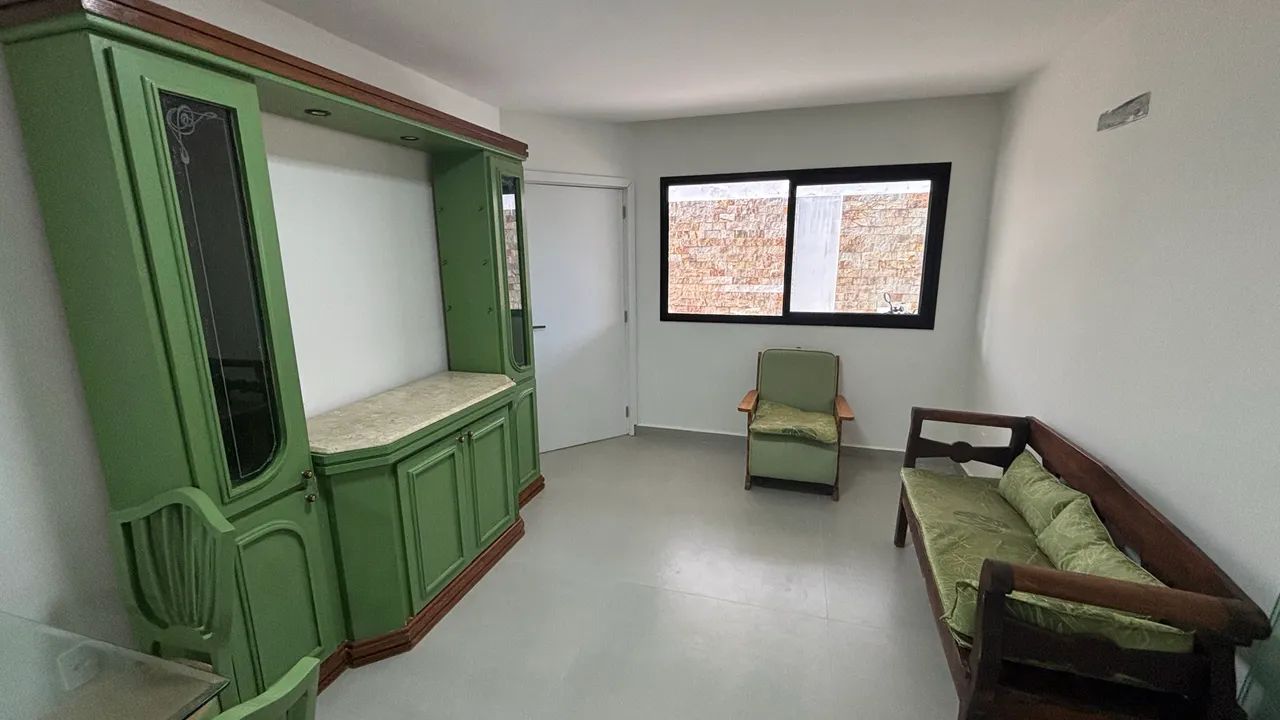 ALUGO CASA COM 3 SUÍTES, GARAGEM, MOBILIADA - Foto 4