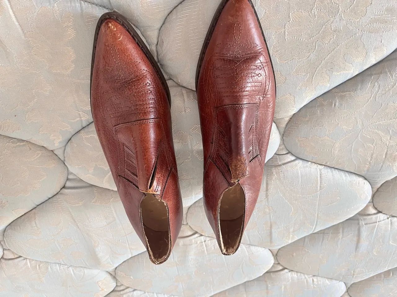 Dois pares de botas de legítimo couros