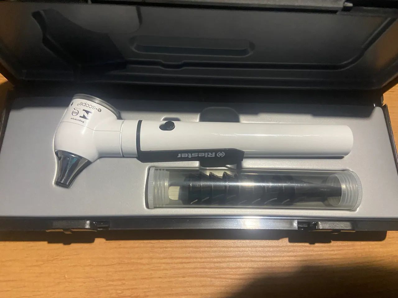 Otoscópio Riester e-scope® Alemão Original - Funcionando Perfeitamente + Estojo
