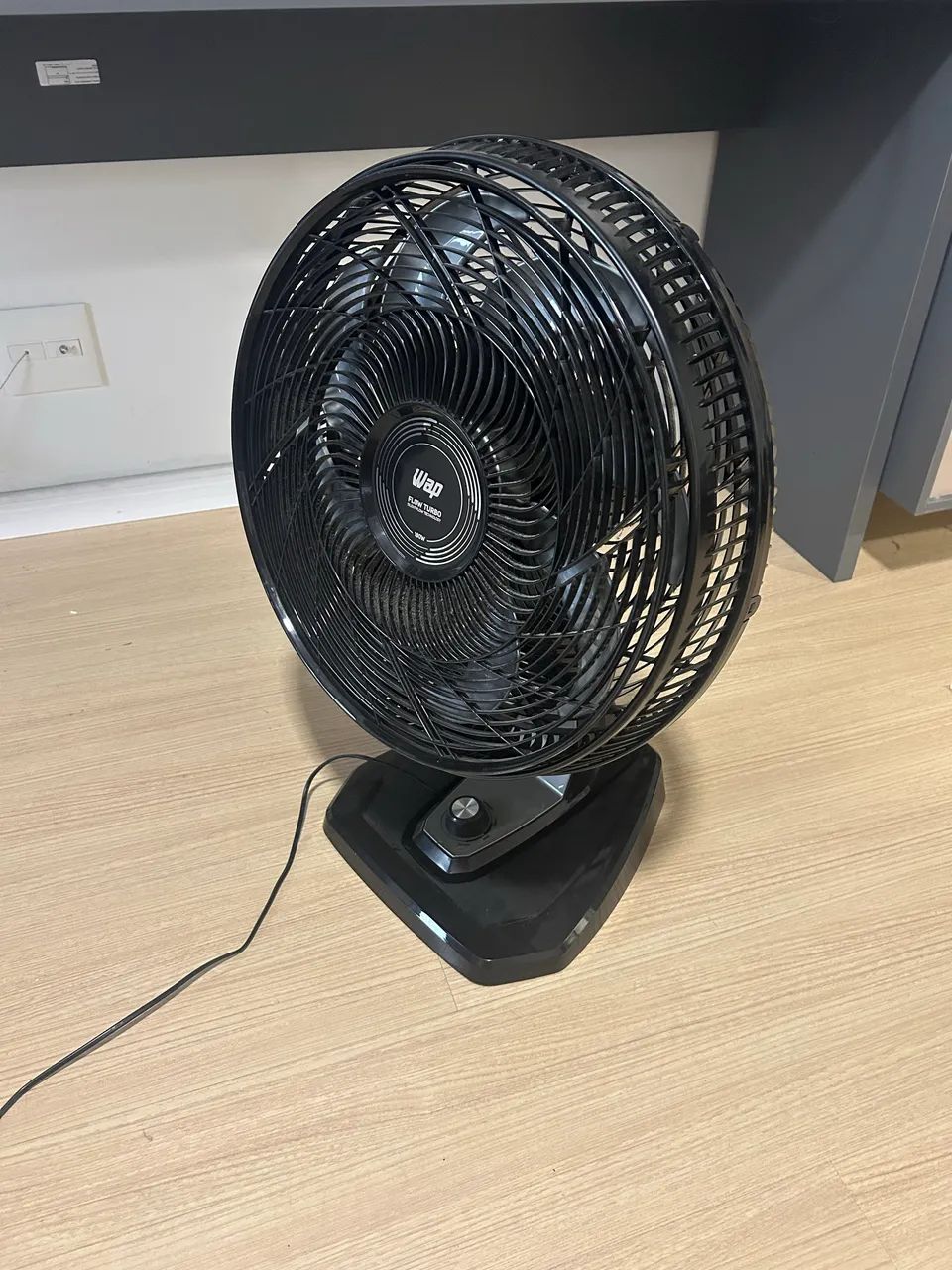 Ventilador potente 8 pás mesa e parede