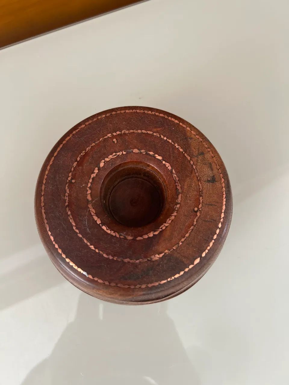 Porta velas artesanal em madeira com detalhe em cobre - Foto 3