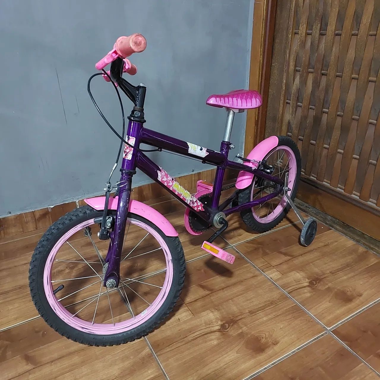 Bicicleta Infantil Aro 16 Menina - Roxa e Rosa (Com Rodinhas) - Foto 5