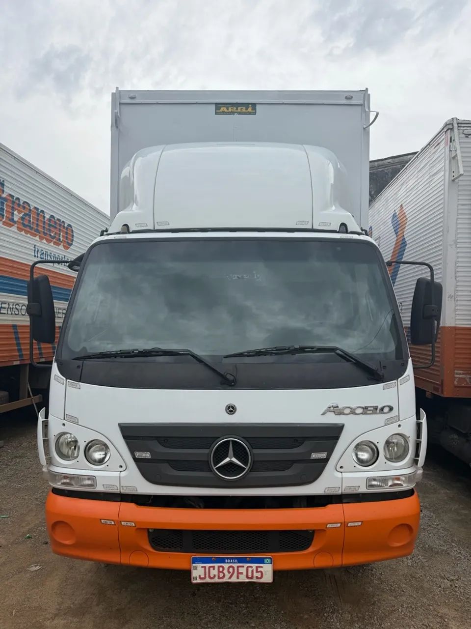 Vendo accelo 1016 automático ano 2023 - Foto 4