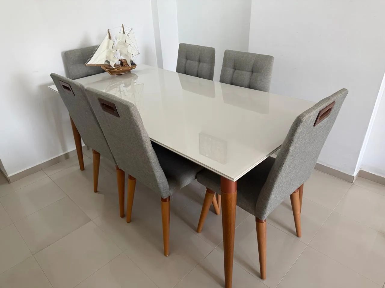 Mesa com 6 cadeiras (90cm x 180cm)  - Foto 2