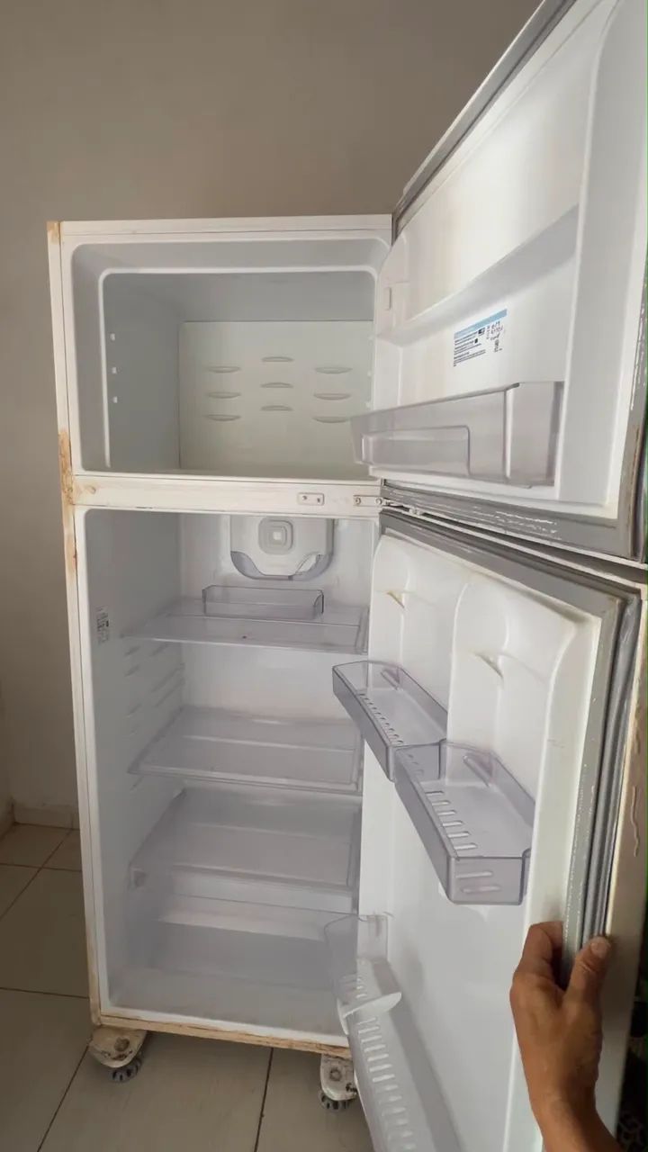 Vendo geladeira Electrolux  - Foto 3