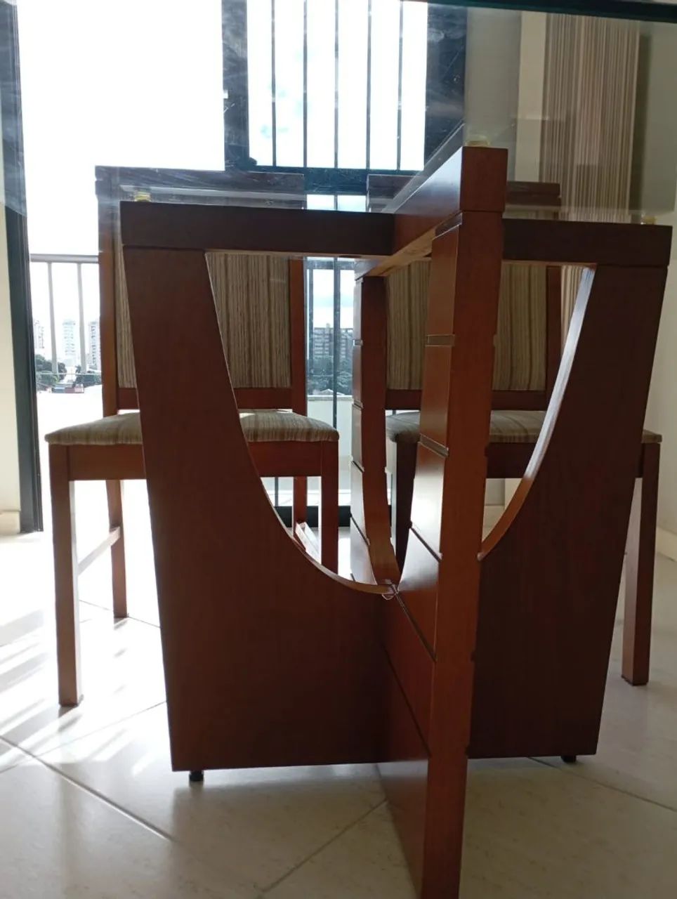 Mesa de vidro com cadeiras p/4 pessoas - Foto 5