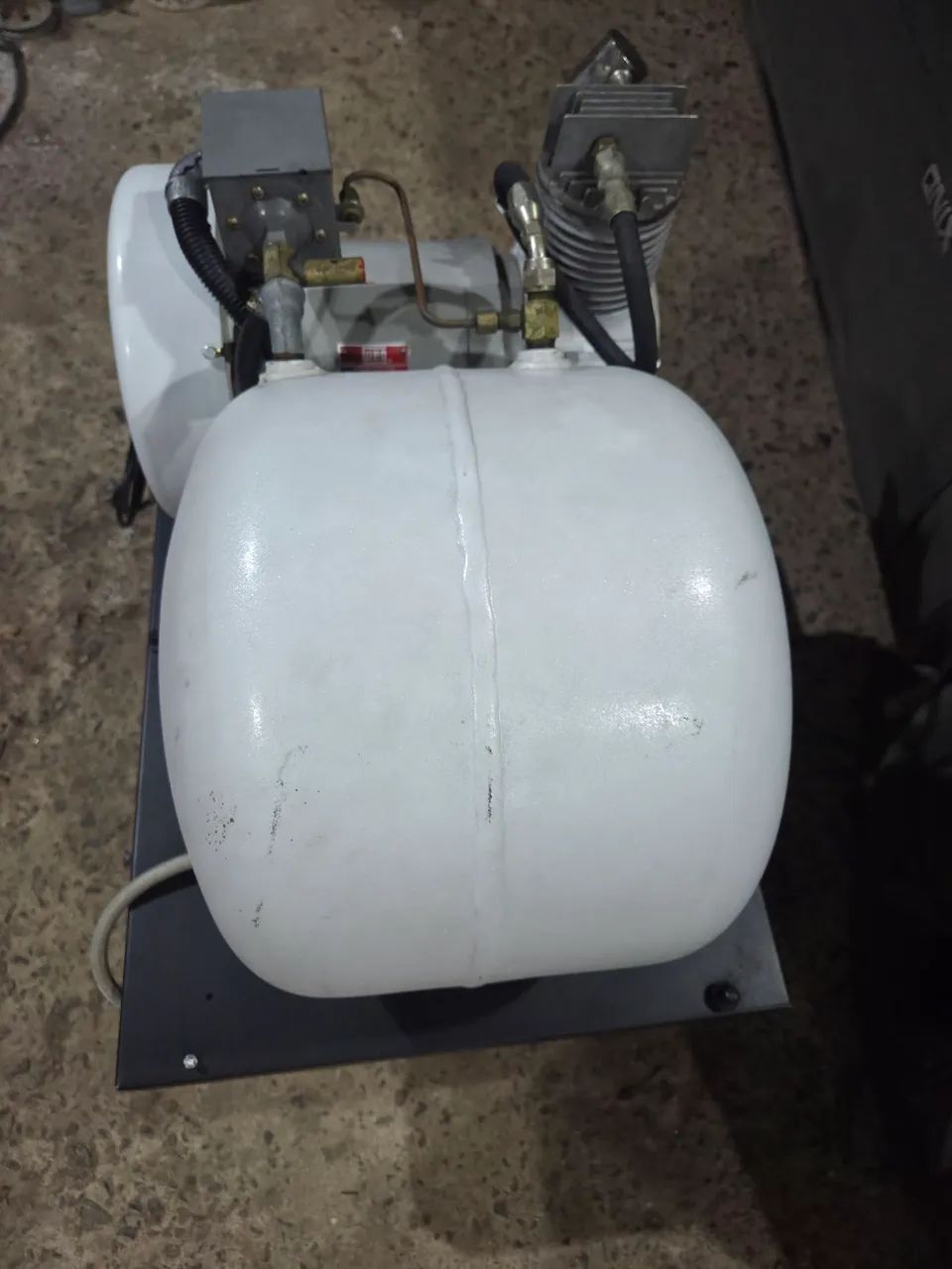 Compressor odontológico com motor WEG - Foto 3