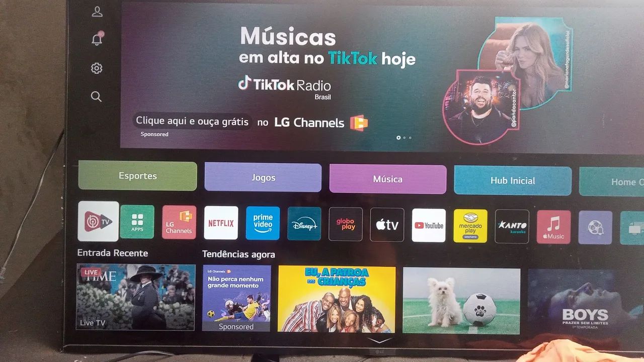 Vende-se uma TV LG 50 polegadas smart borda infinita