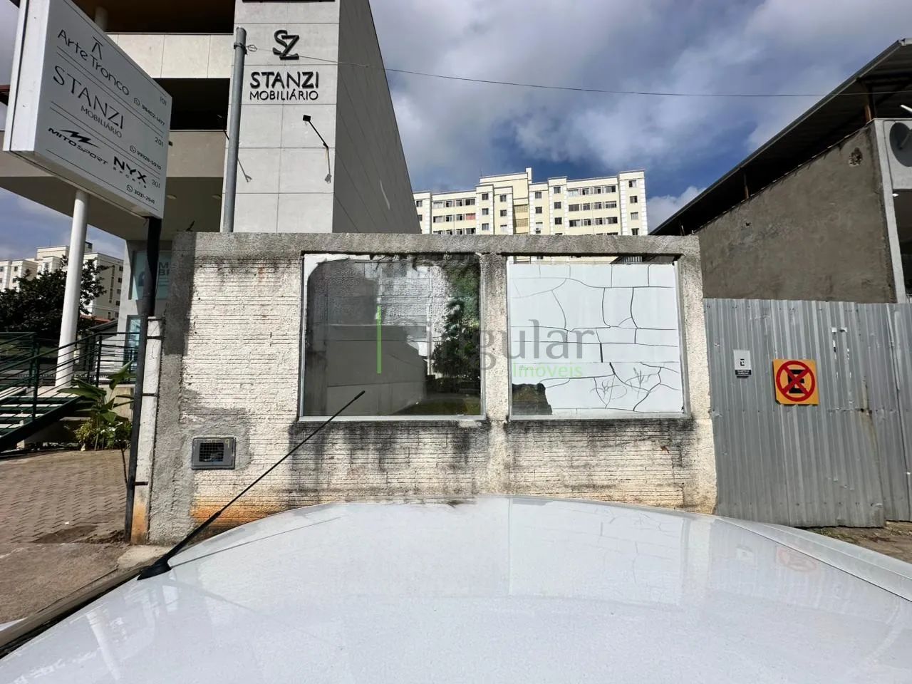 Lote com possibilidade de construção