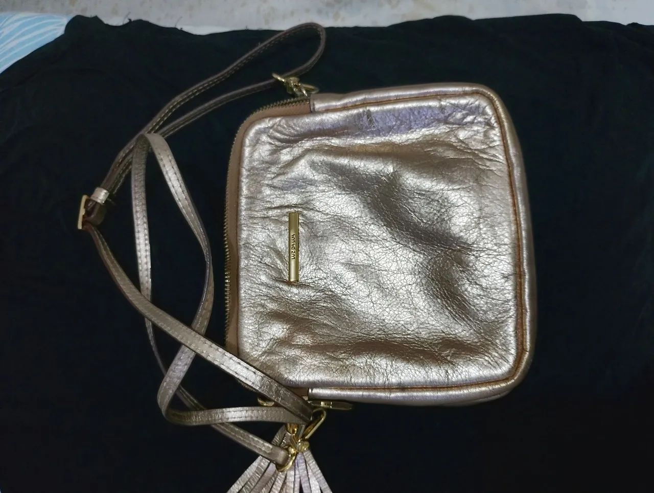 Vendo bolsa de grife luz da lua em perfeito estado  - Foto 2