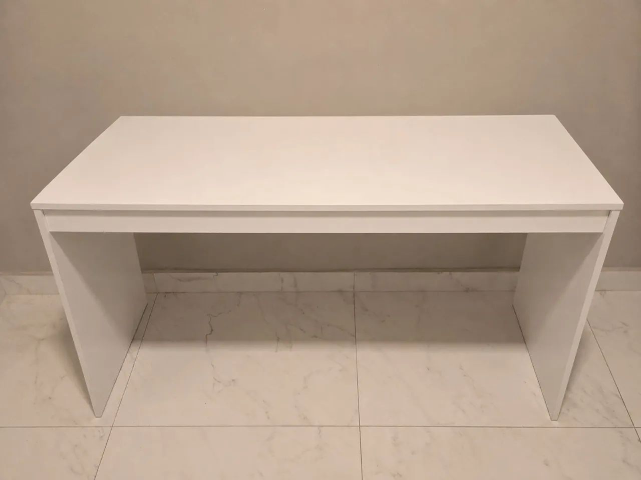 Vendo mesa de estudo com cadeira 