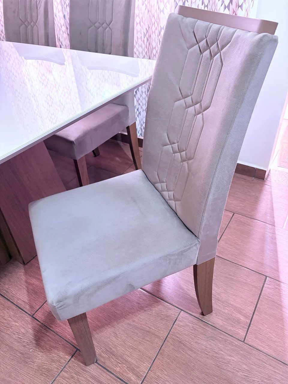 Sala de jantar com 6 cadeiras tudo impecável  - Foto 4
