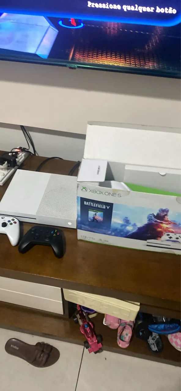 Xbox One s tb com 2 controles e caixa - Foto 2