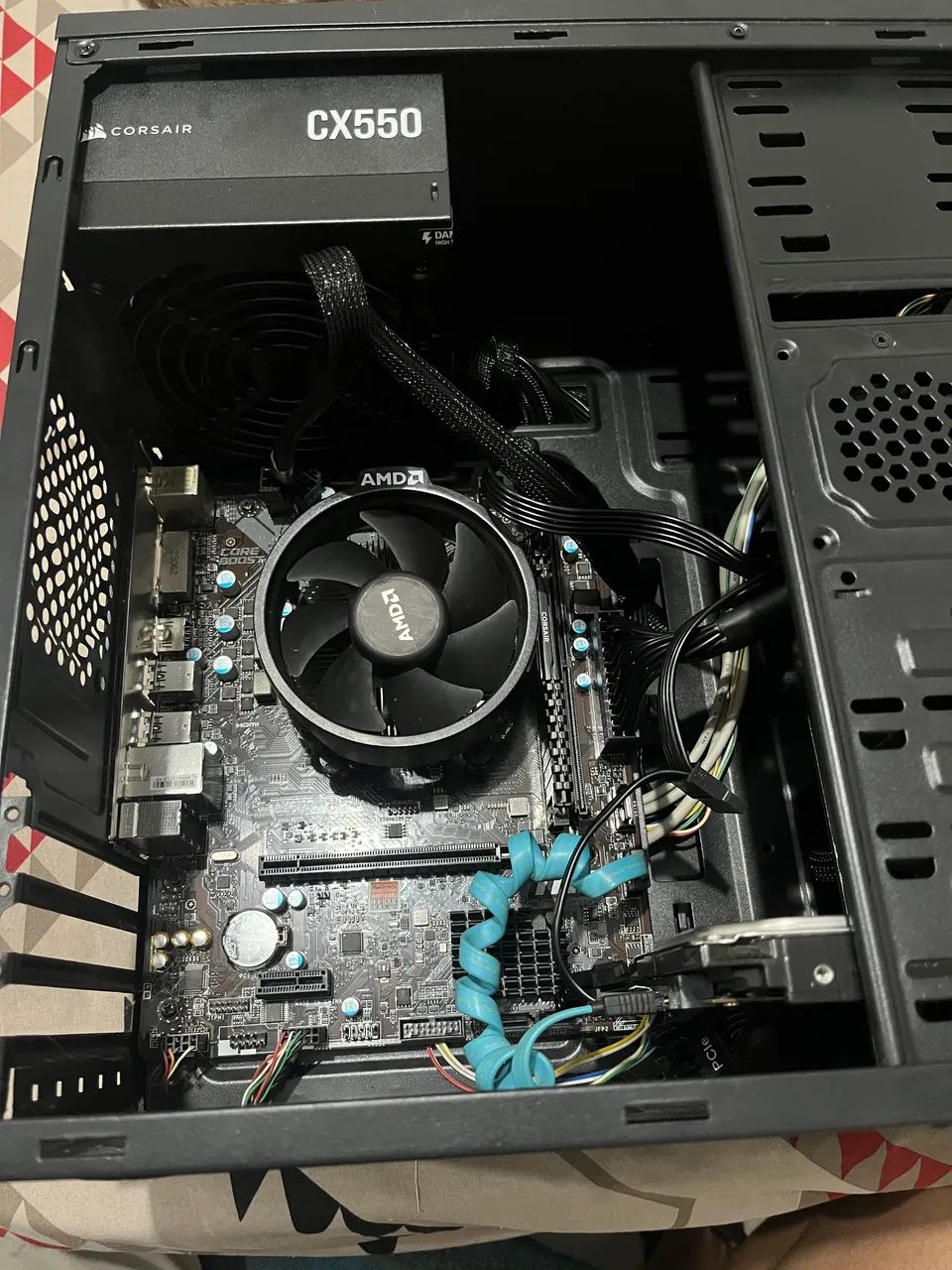 Pc Ryzen 3 2200g + 8gb ram 