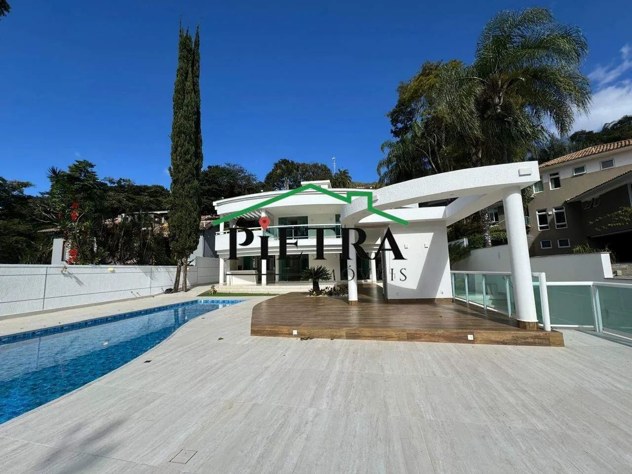 Excelente Casa no Condomínio Vila Del Rey