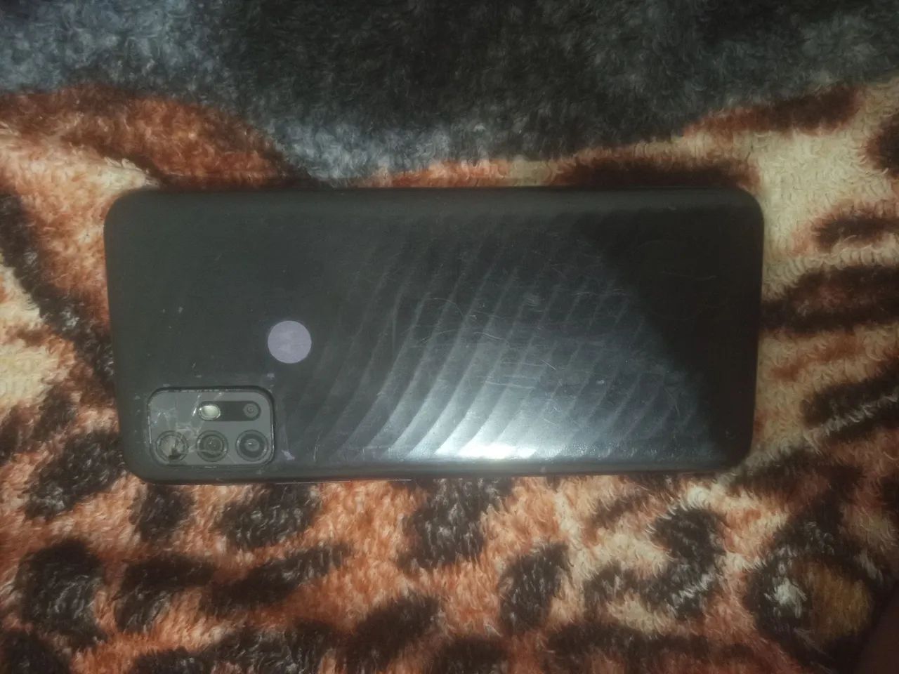 Vendo um celular um moto g 10