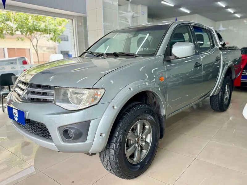 Mitsubishi L200 L200 Triton GLS 3.2 CD TB Int.Diesel Mec 2013