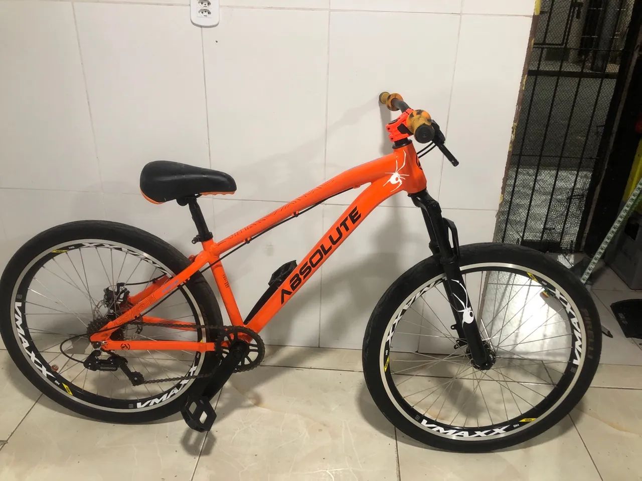 Bicicleta Brutus Absolute laranja