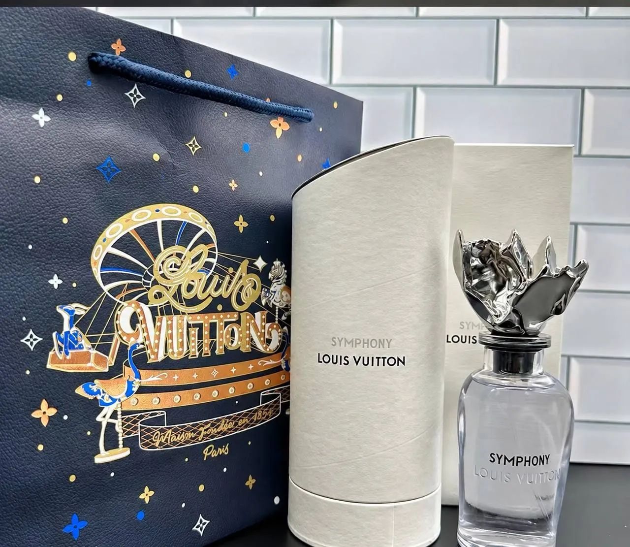Louis Vuitton Symphony lacrado - Beleza e Cuidados Pessoais