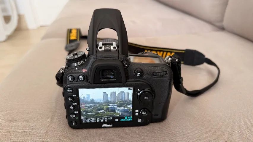 Câmera Nikon D7200 com Super Lente Nikkor 18-300mm - Câmeras e