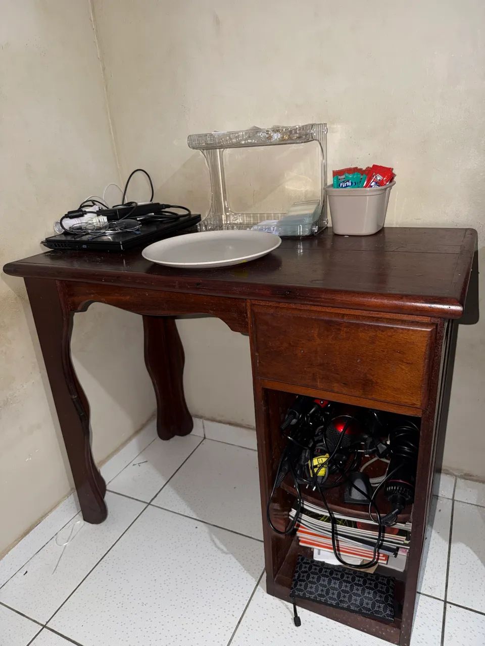 Solid Wood Desk with Drawer - Writing Desk - R$ 980