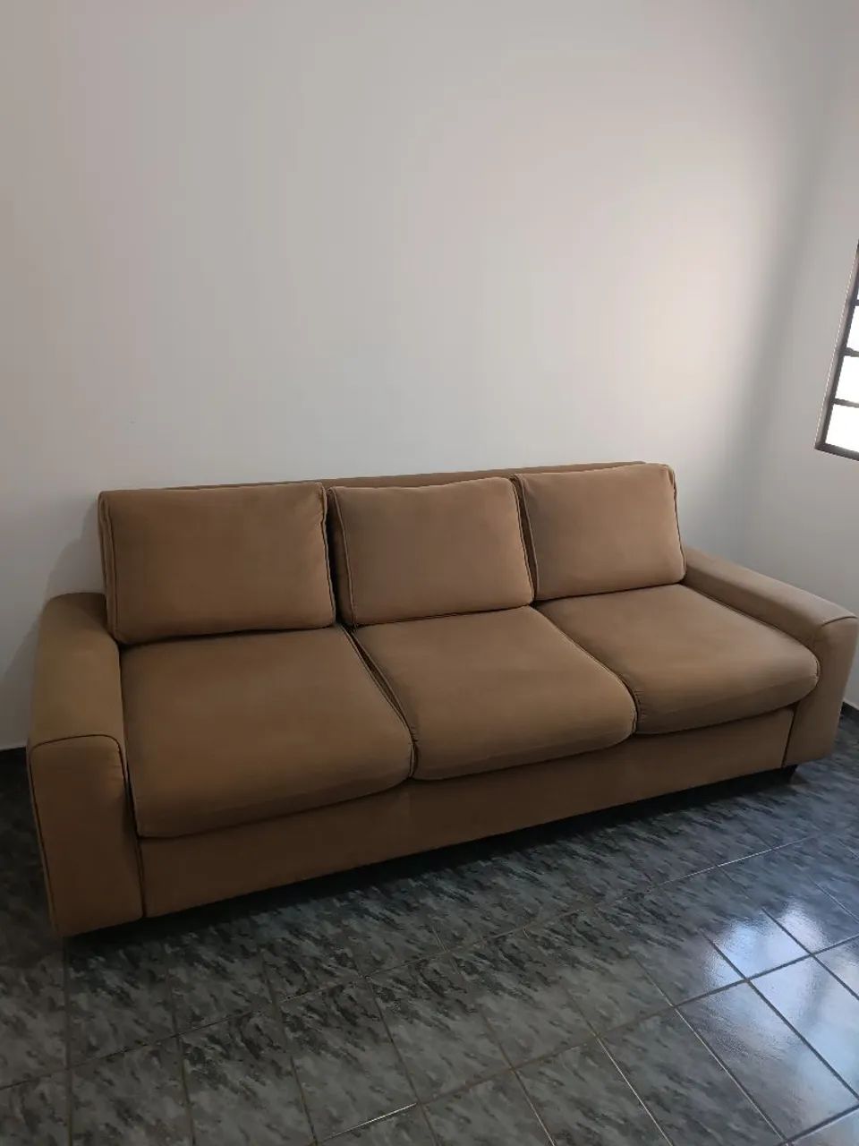 Sofá 3 lugares, grande, confortável 
