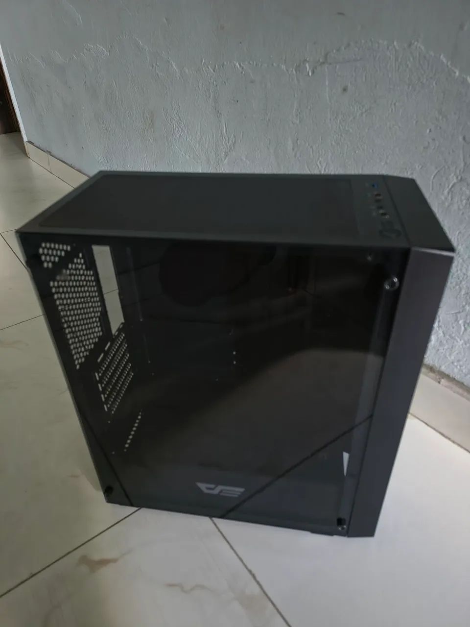 Gabinete aigo DK353 mini mid-tower