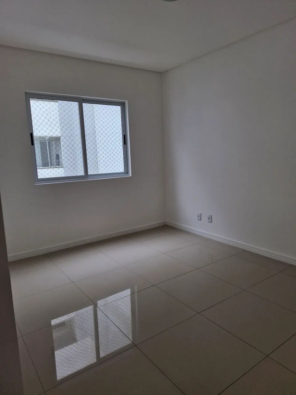 Alugo Apartamento 3 Dormitórios Aririu - Foto 4