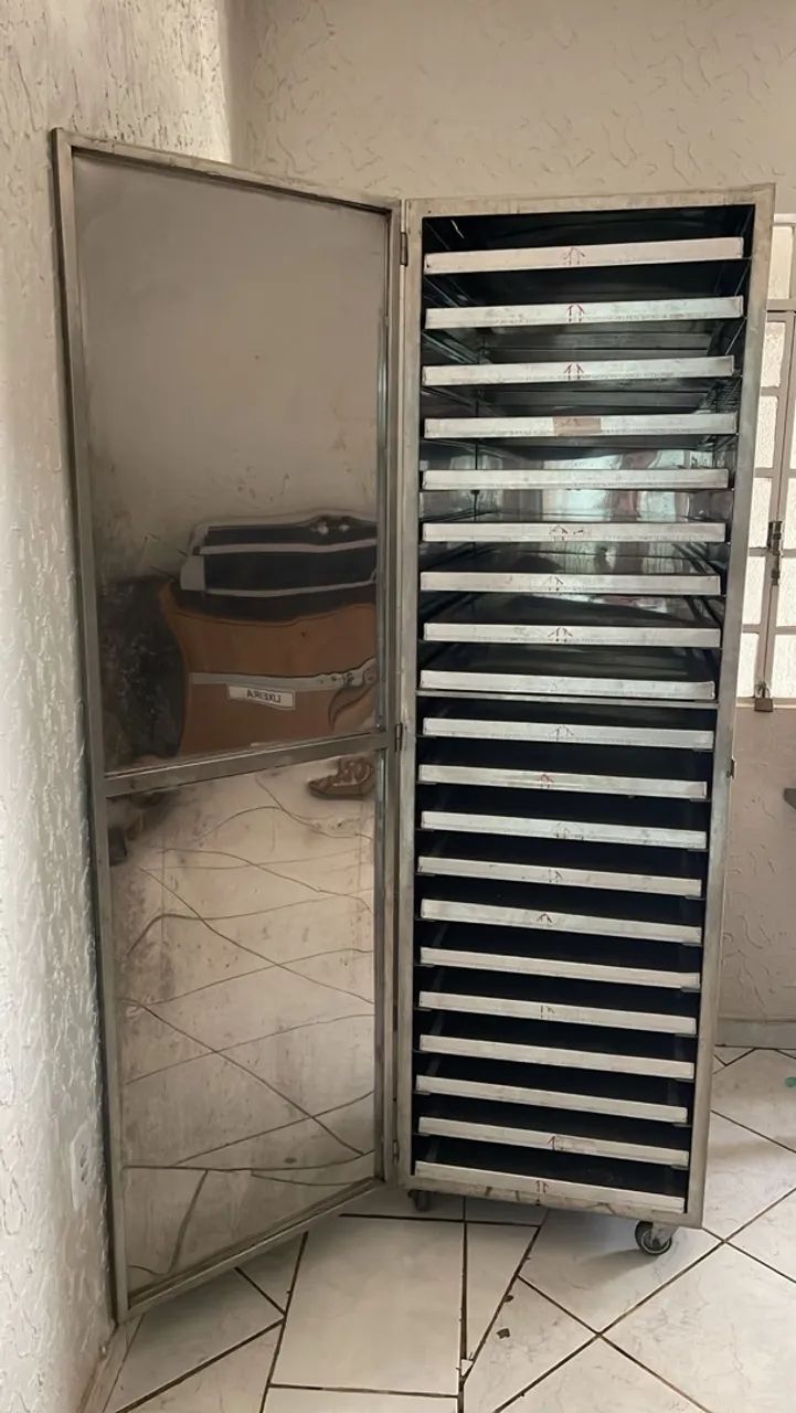 Armário de Pães 