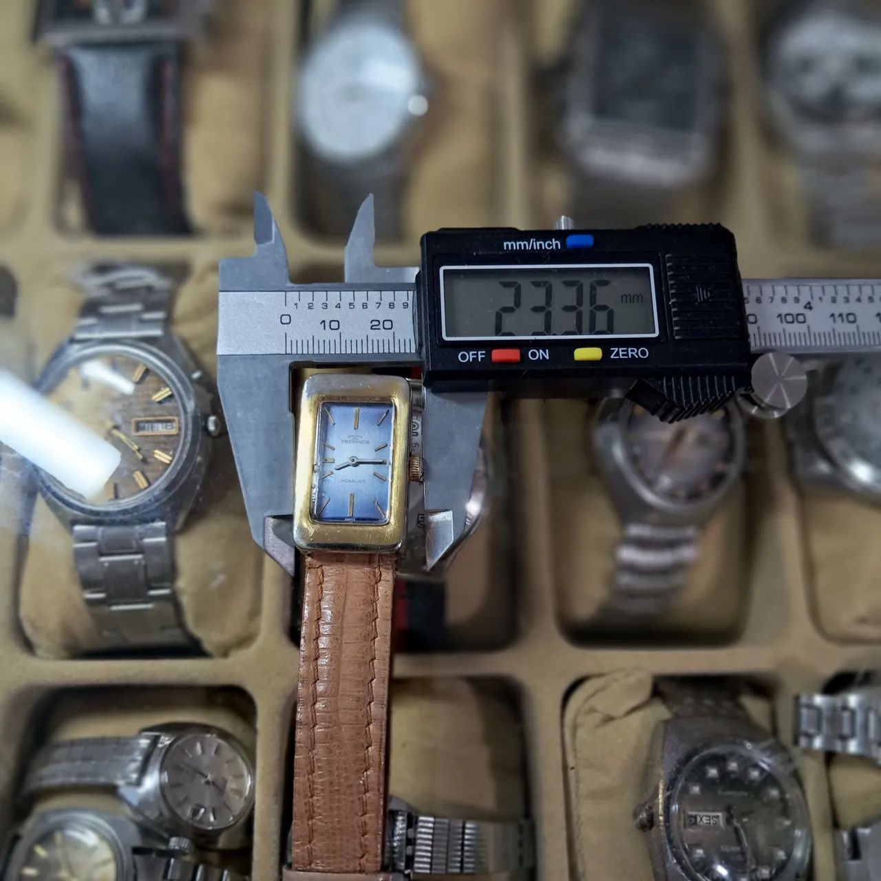 Relógio Vintage Technos Incabloc Suíço - Estilo Tank / Retangular - Foto 4