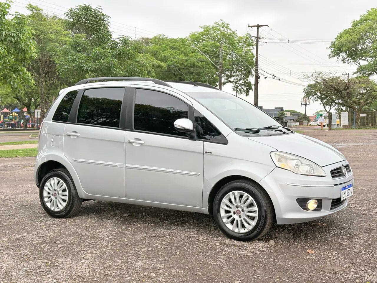 Fiat Idea Essence 1.6 Flex 16V 5P 2011 - Foto 2
