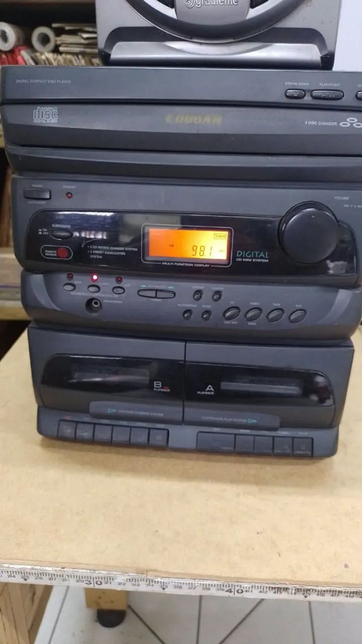 Aparelho de Som Cougar MCD 693 Retro