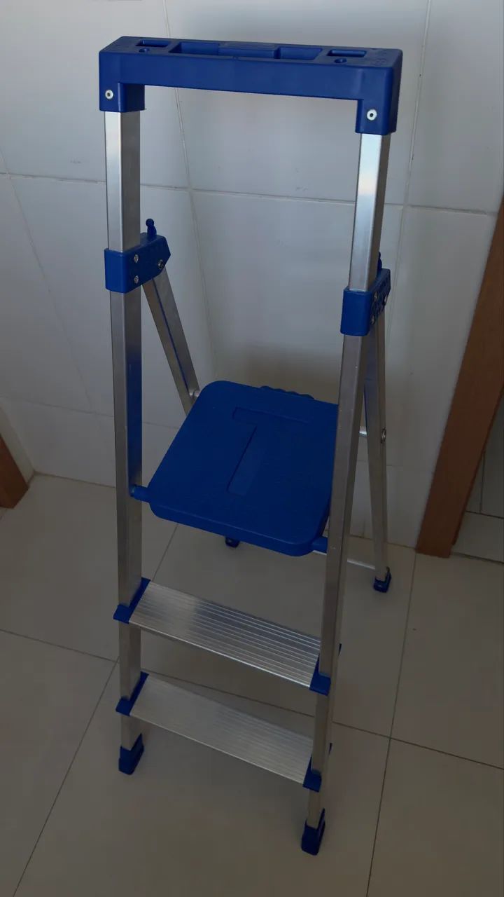 Escada articulada 3 degraus  - Foto 4