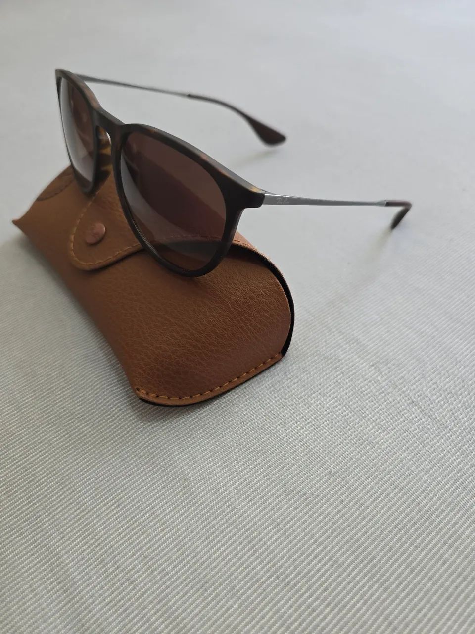Óculos Ray-Ban Erika Classic marrom Original com Case - Foto 2