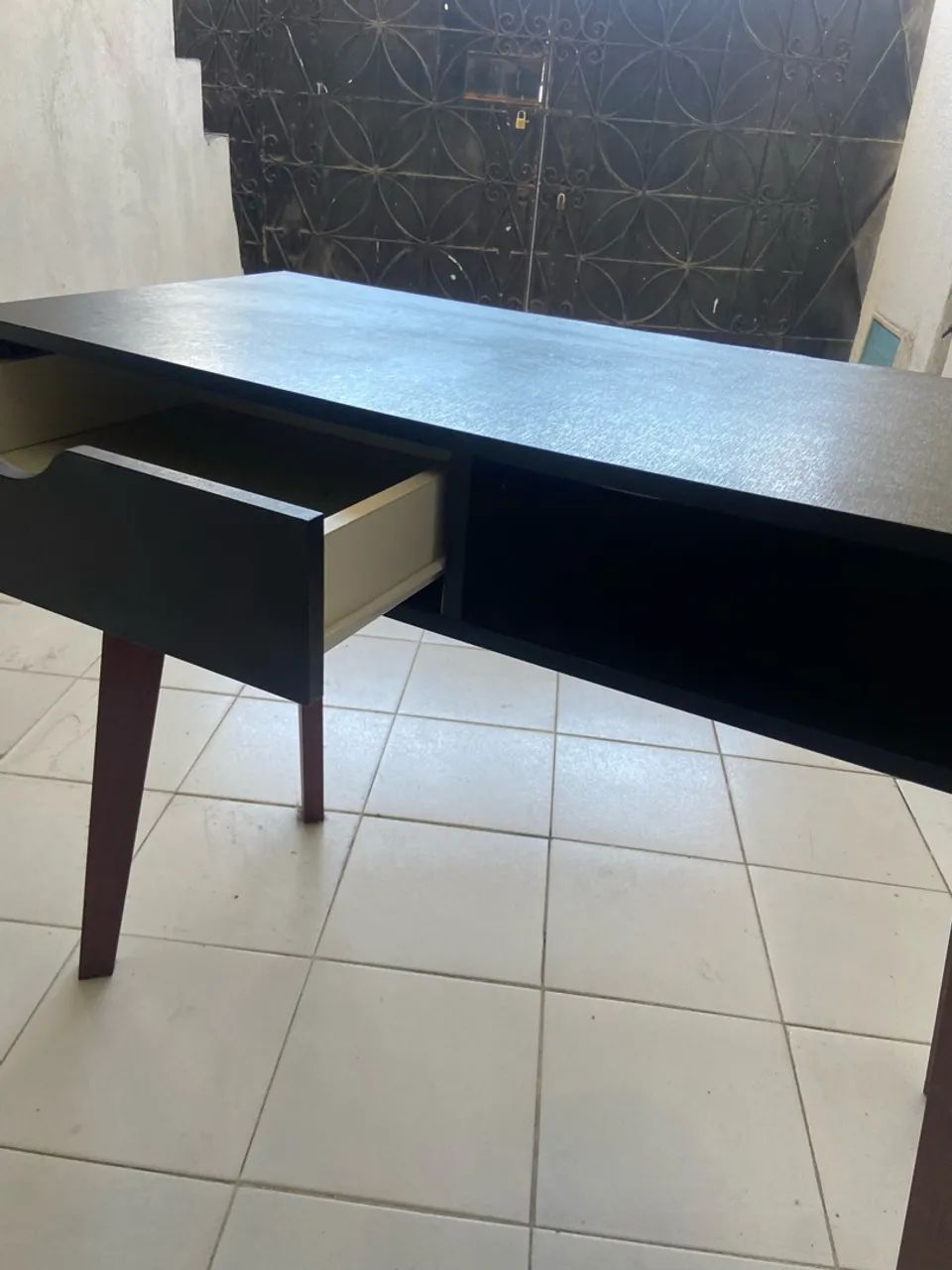 Mesa/Escrivania com Gaveta - Foto 3