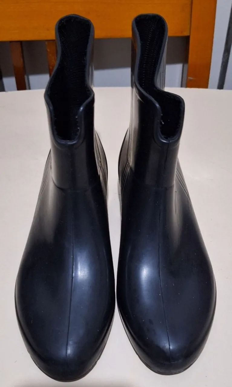Tênis e bota. - Foto 5