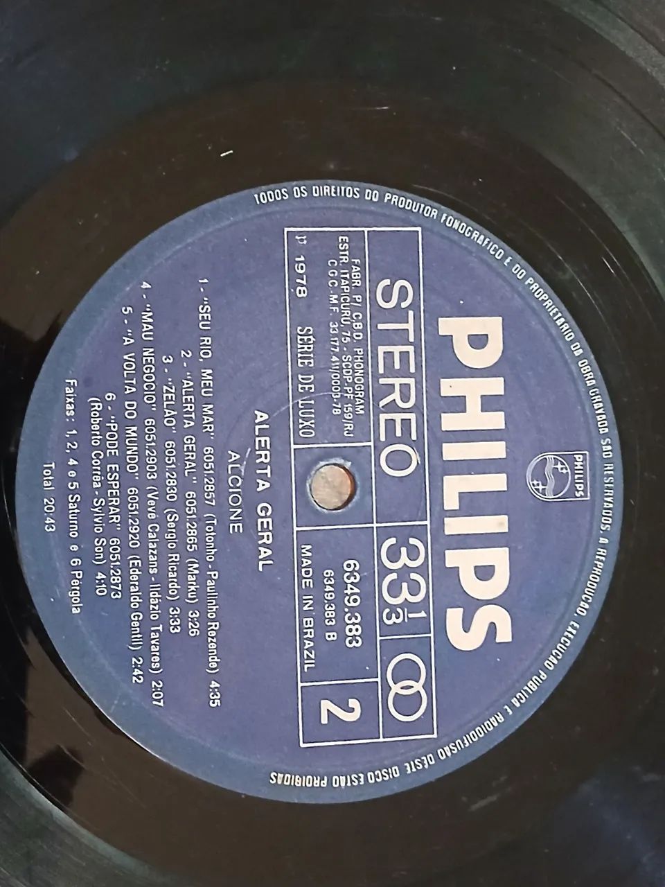Vende-se discos de vinil "originais"