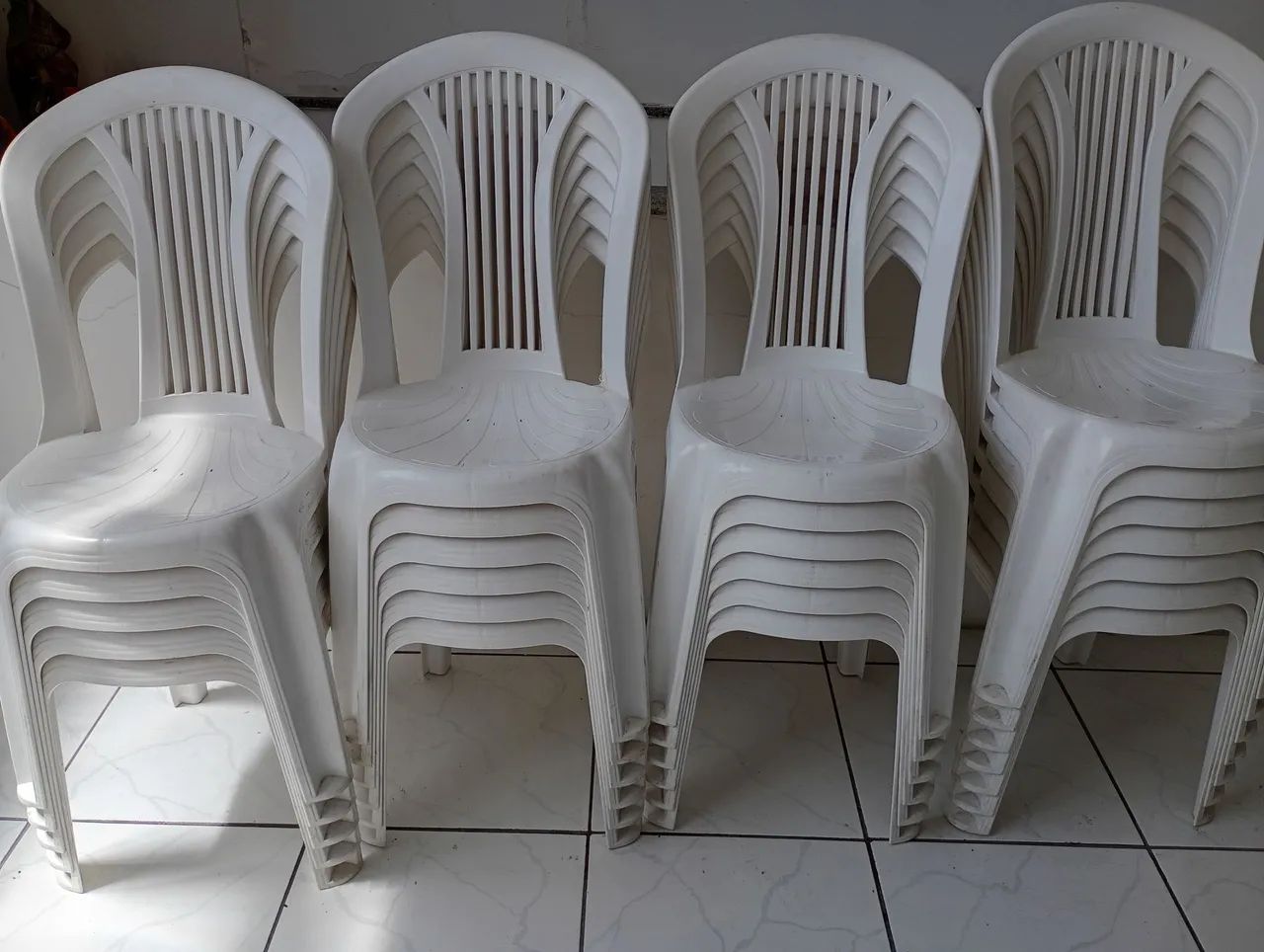 Cadeiras de plástico braco