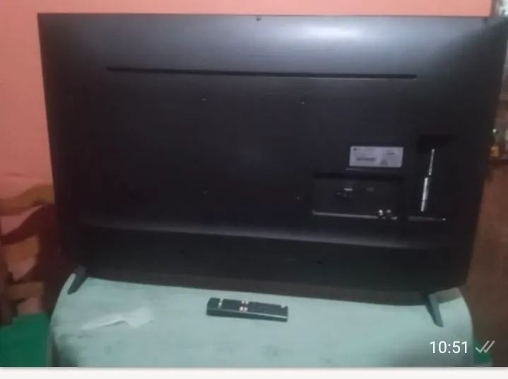 Tv de 43 polegadas com defeito só tá aparecendo imagem de um lado  - Foto 2