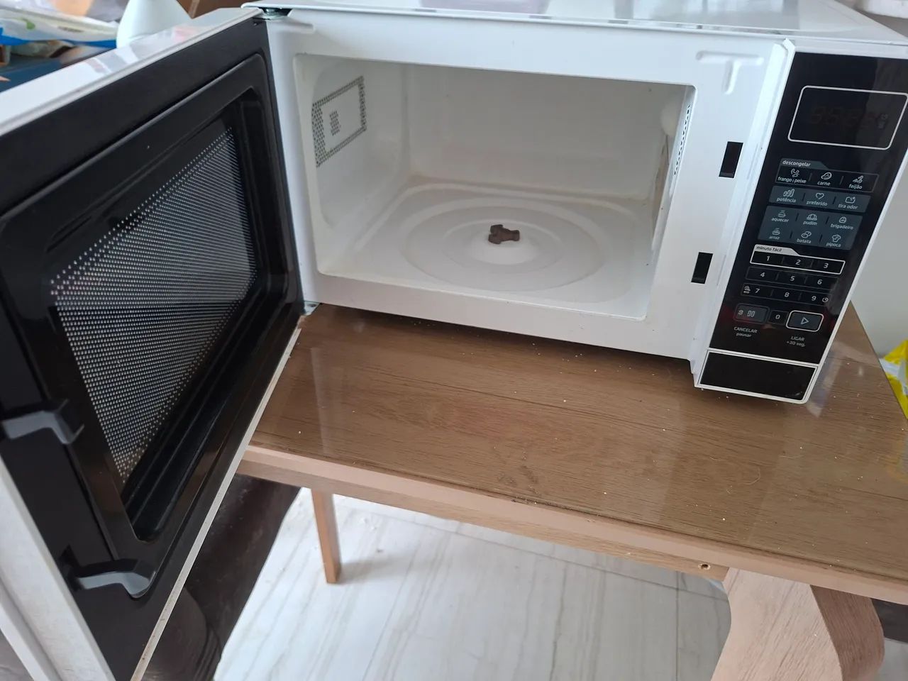 Micro-ondas Midea 20L