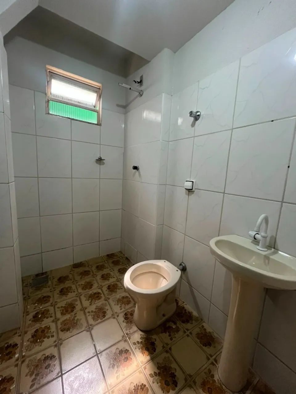 Aluga-se Kitnet Centro 700,00 - Foto 2
