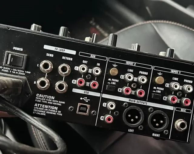 Mixer DJ Behringer NOX 404 FX 2 CANAIS - Foto 2