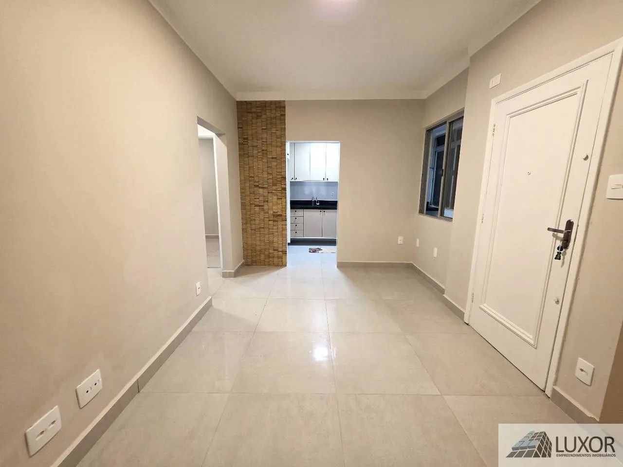 2 dormitórios prédio com elevador quadra da praia Gonzaga - Foto 2