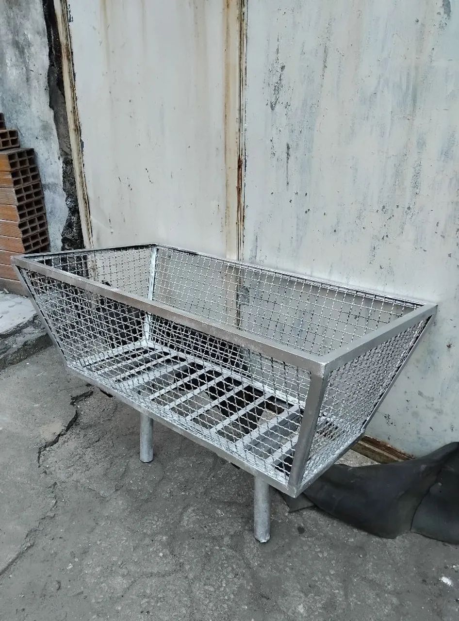 Lixeira de Metal