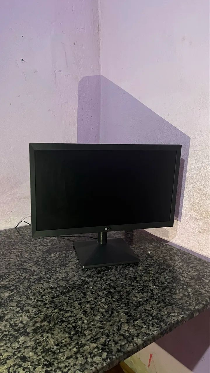 Monitor LG 19.5 LED HD - HDMI e VGA - 75Hz - Bem Conservado