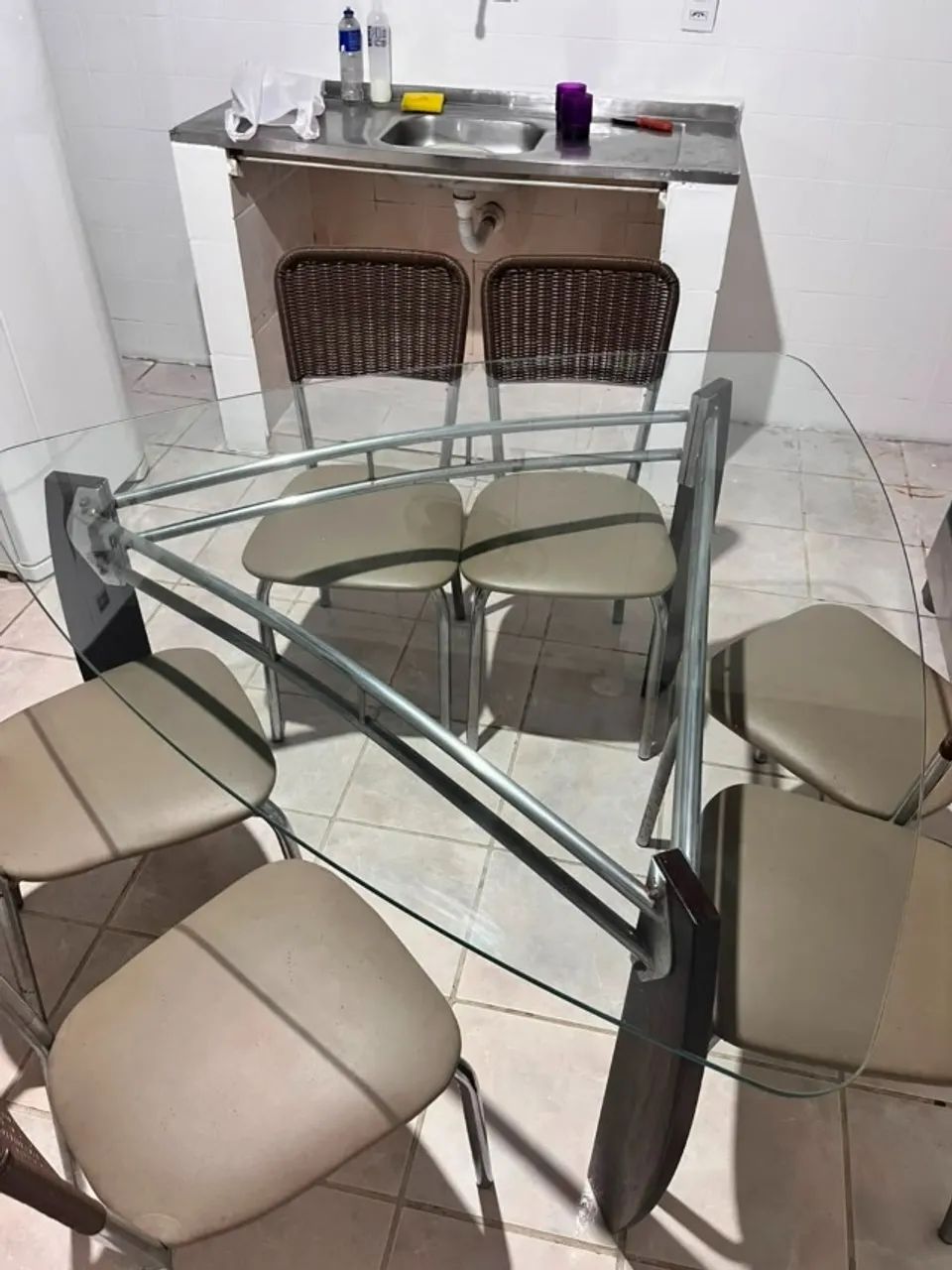 Mesa de jantar com 6 cadeiras - Foto 2