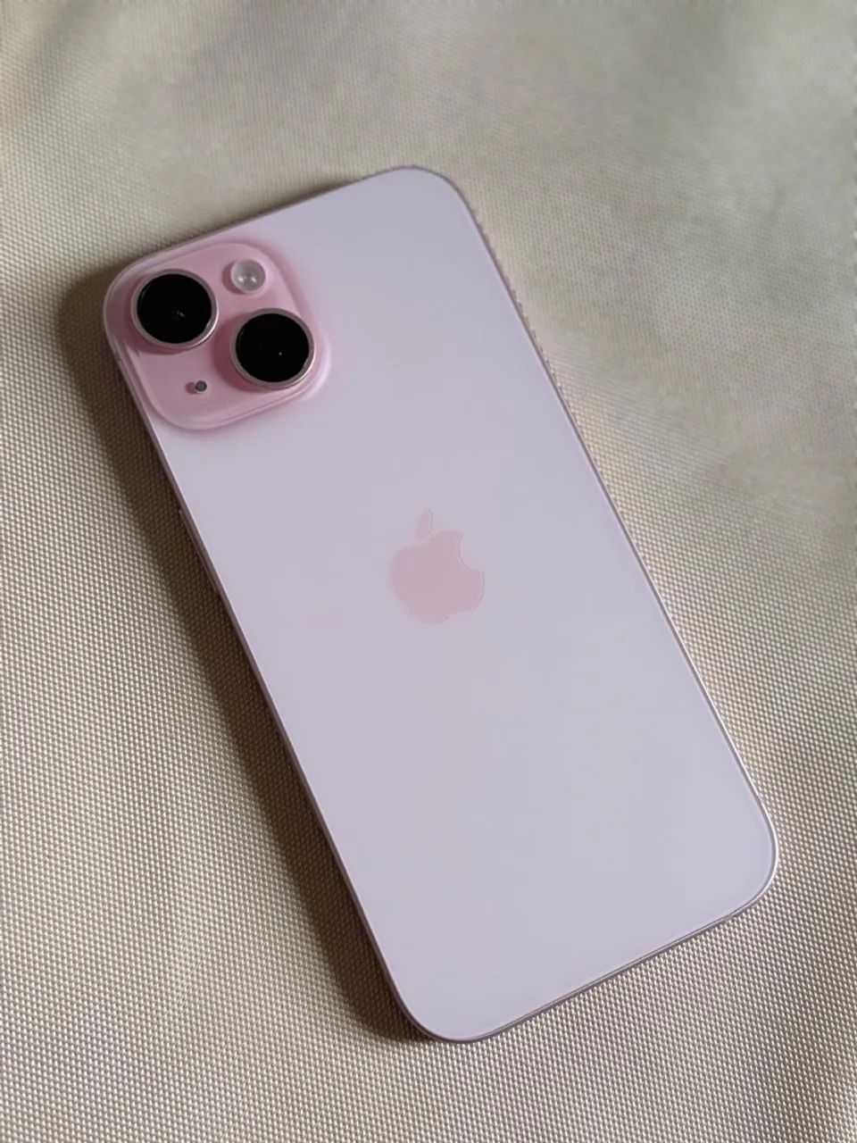 iPhone 15 rosa 128gb + 6 capas
