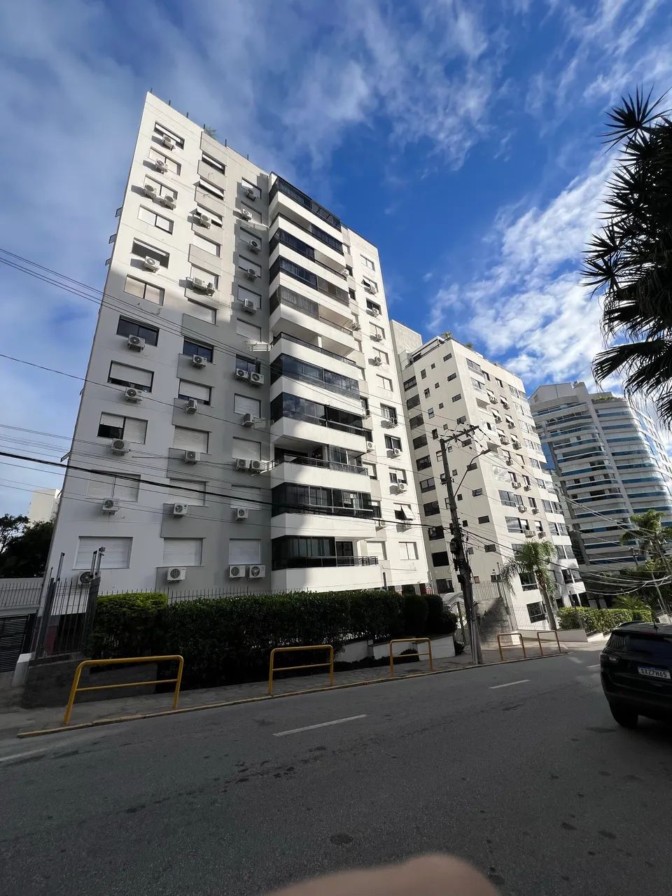 Apartamento 2 Dormitórios, Suíte, ,Sacada.Próximo ao Shopping Beiramar!!!! 
