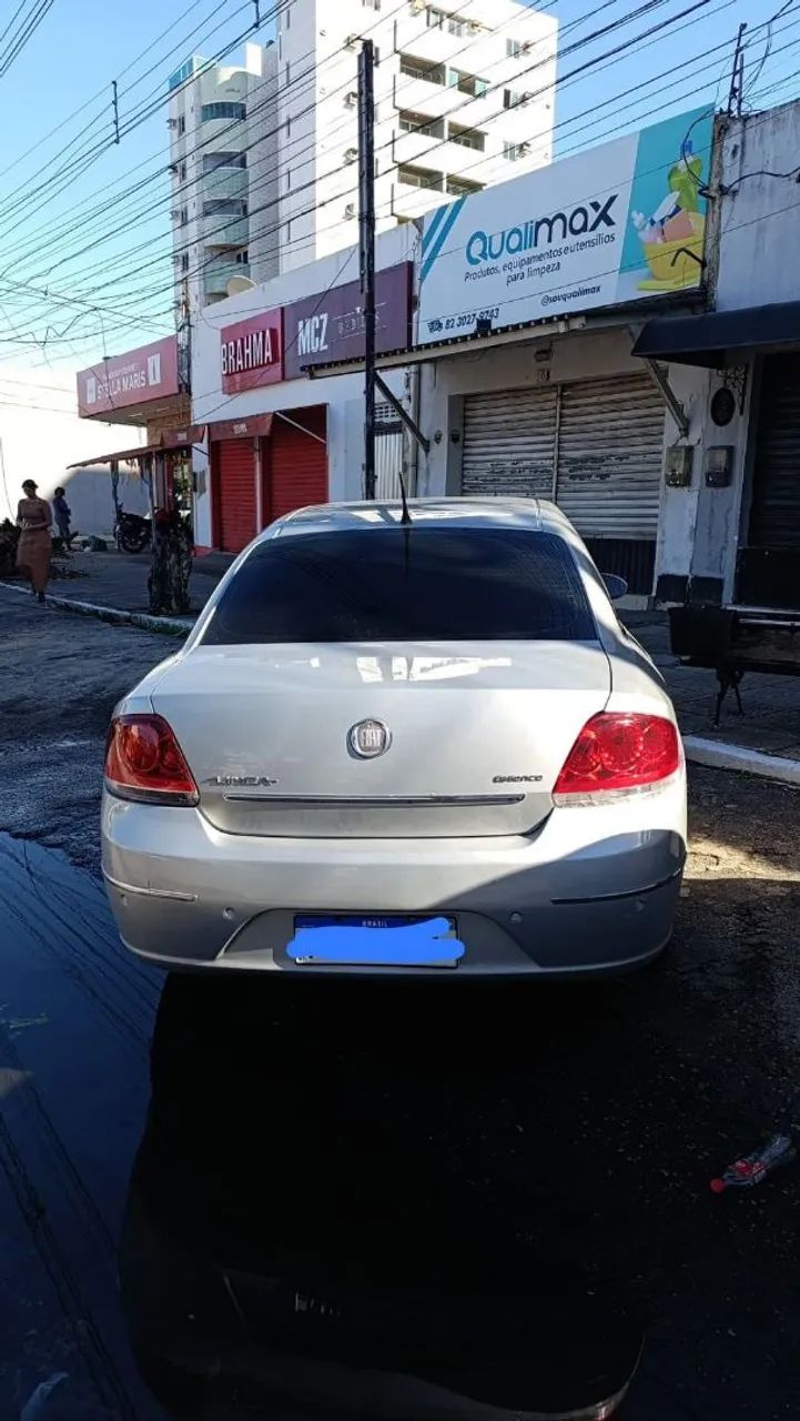 Fiat Linea Essence Dualogic 1.8 Flex 16V 4P 2012